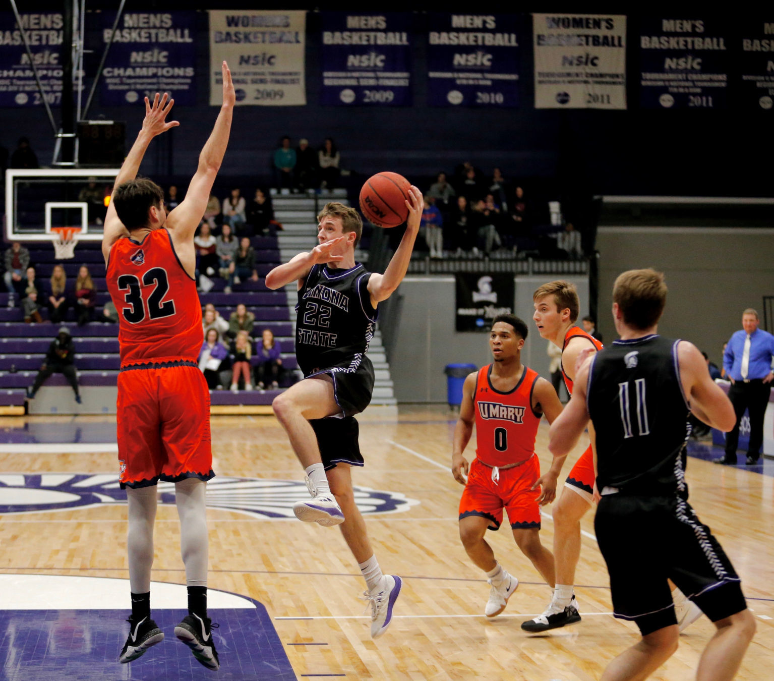 WSU MBB vs Mary 4